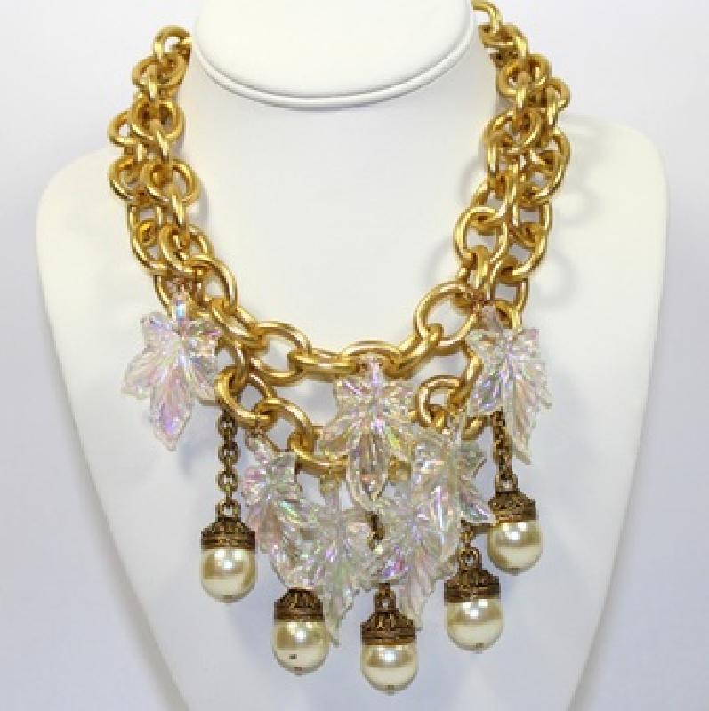Front view of Pearl Necklace