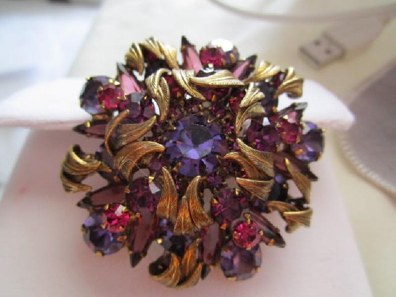 Front view of Purple (cardinal) Navettes Pin Pendant