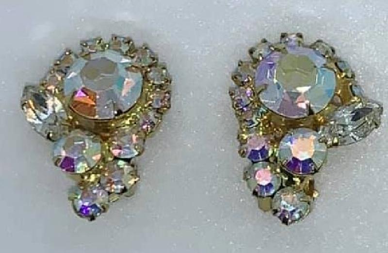 Front view of AB Navettes Earrings Clip