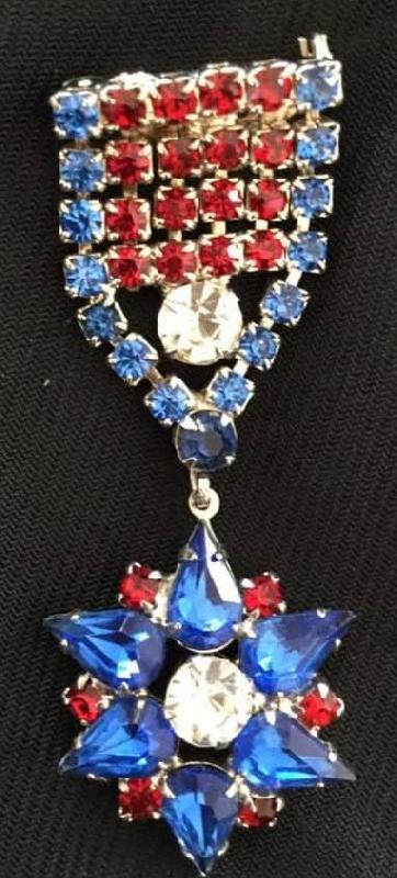 Front view of Patriotic Pear Brooch