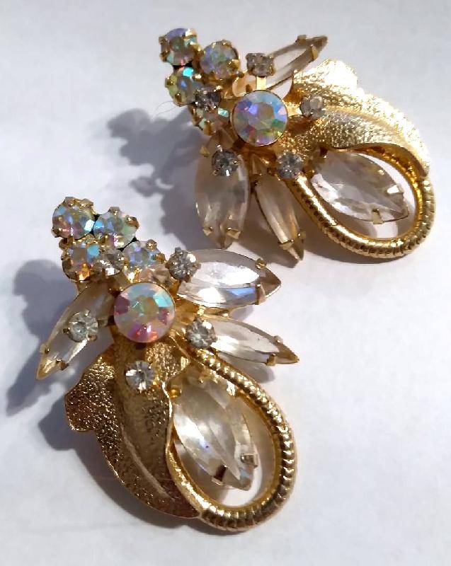 Front view of Clear Navettes Earrings Clip