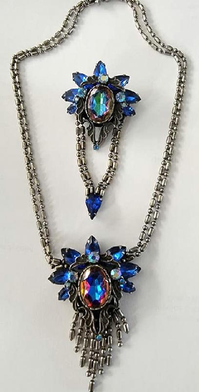 Front view of Blue Oval Multi-Color/Shaded Necklace