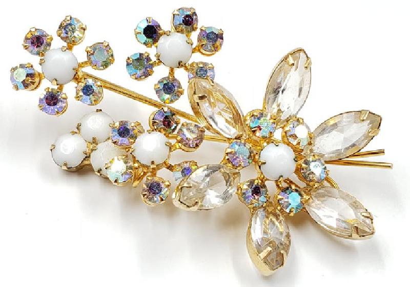 Front view of White (chalk Or Milk) Navettes Brooch