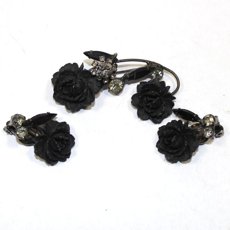 Front view of Black (jet) Navettes Plastic Brooch