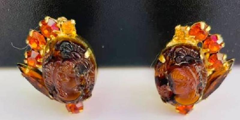 Front view of Topaz Cabochons Molded/Cut Earrings Clip