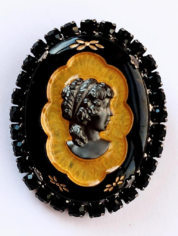 Front view of Black (jet) Cabochons Molded/Cut Pin Pendant