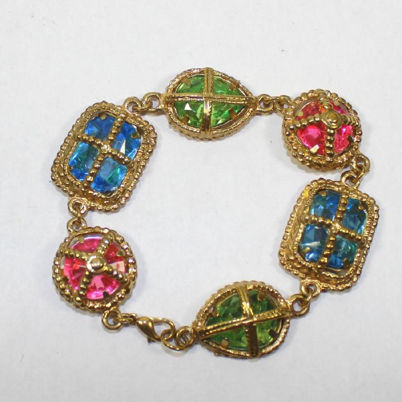 Front view of Pastel Pear Bracelet Charm