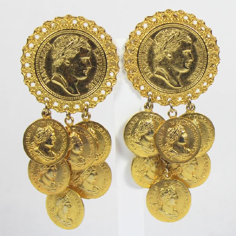 Front view of Yellow Earrings Clip