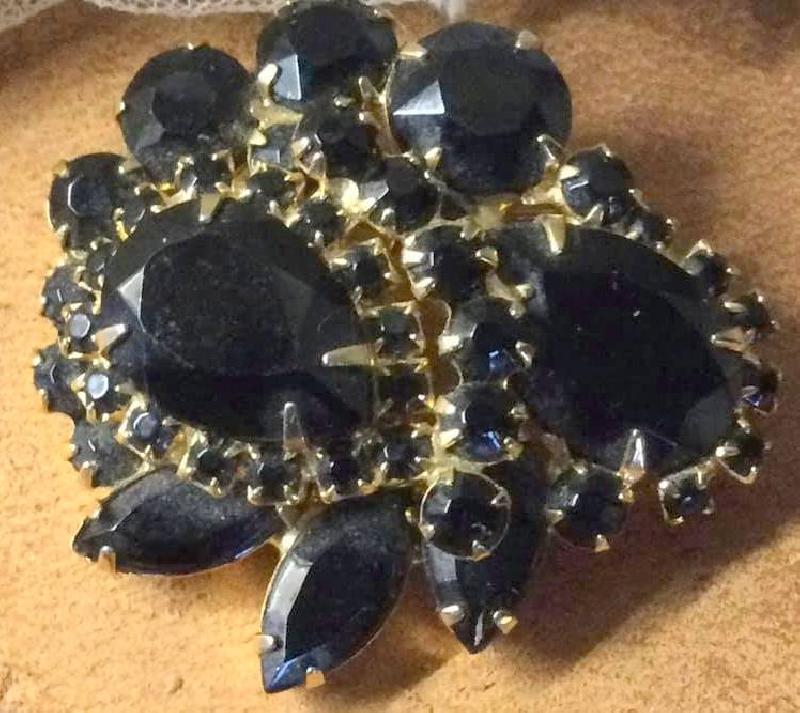 Front view of Black (jet) Pear Brooch
