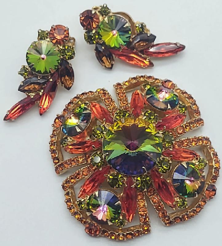 Front view of Fall Navettes Rivoli/Margarita Earrings Clip