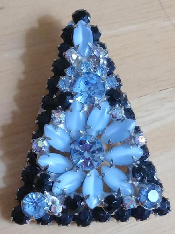 Front view of Blue Cabochons Frosted Pin Pendant