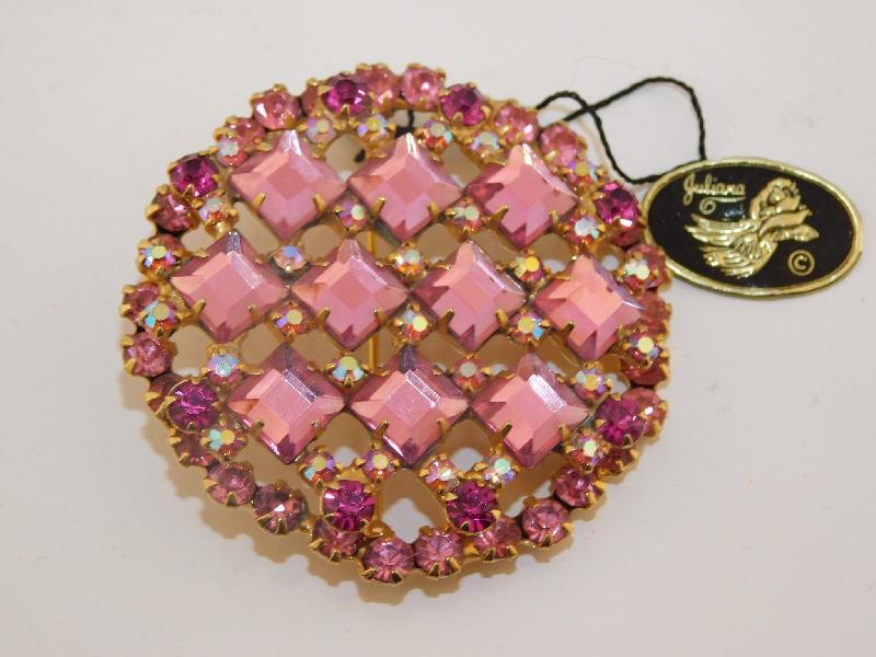 Front view of Pink Square Brooch