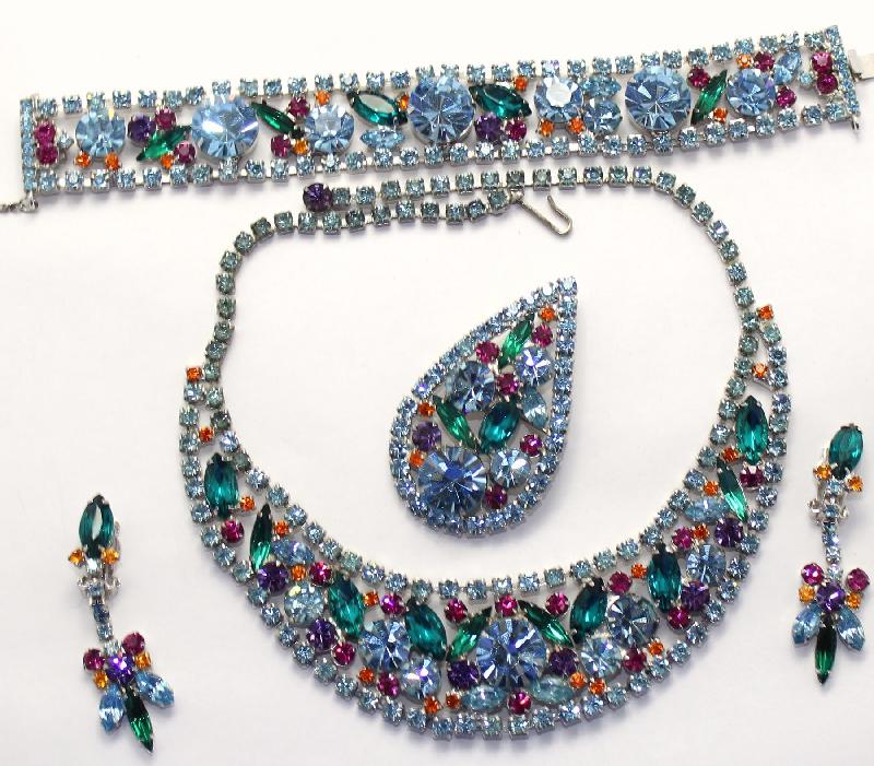 Front view of Blue Navettes Bracelet Flat Push In
