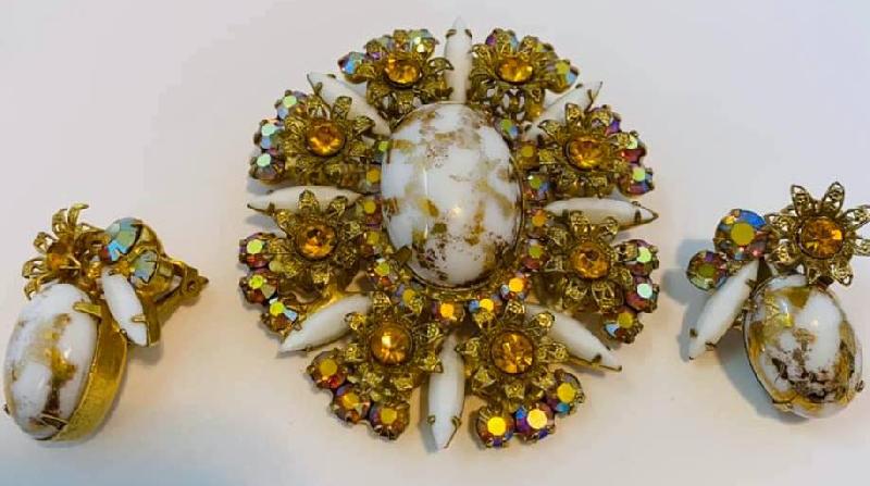 Front view of White (chalk Or Milk) Cabochons Spotted Earrings Clip