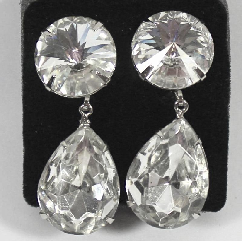 Front view of Clear Pear Rivoli/Margarita Earrings Clip