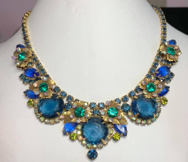 Front view of Blue Dentelle Necklace