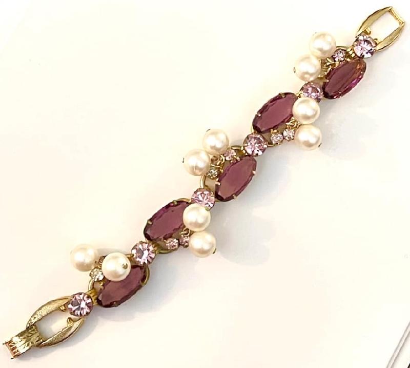 Front view of Purple (cardinal) Oval Pearl Bracelet 5 Link