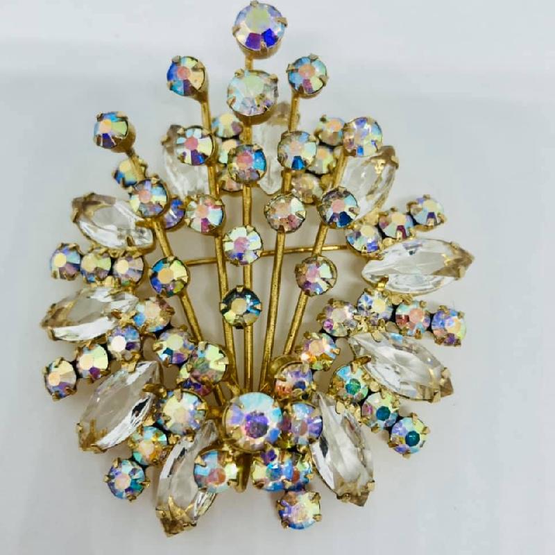 Front view of AB Navettes Brooch