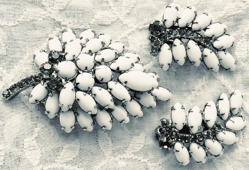 Front view of White (chalk Or Milk) Cabochons Brooch