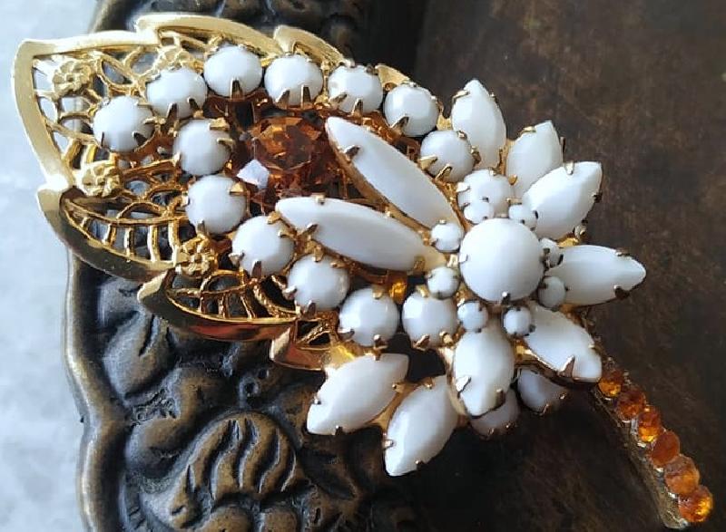 Front view of White (chalk Or Milk) Navettes Brooch