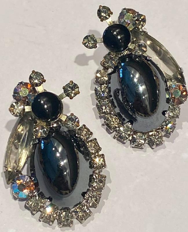 Front view of Hematite Cabochons Earrings Clip