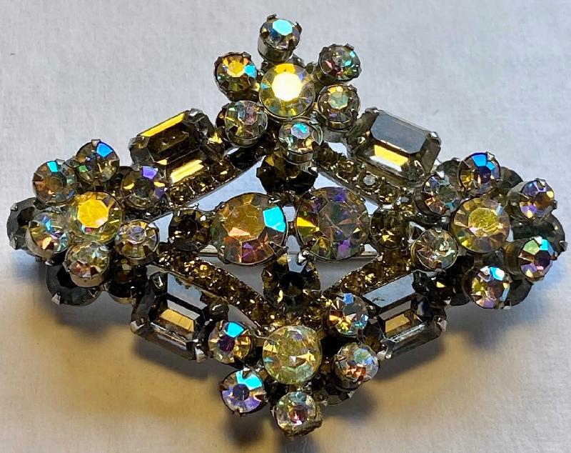 Front view of Gray (black Diamond) Emerald Cut Brooch