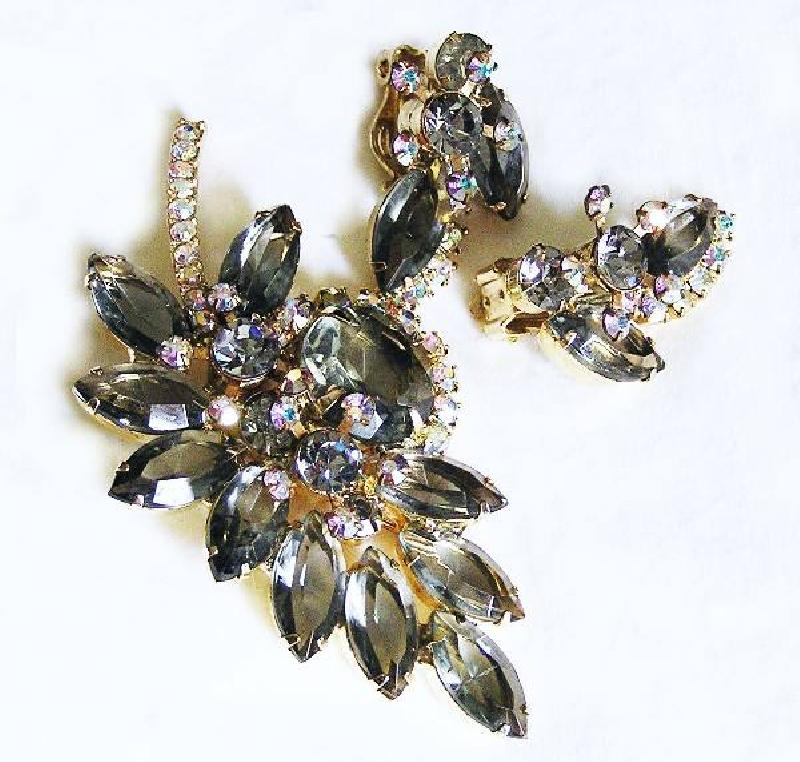 Front view of Gray (black Diamond) Navettes Brooch