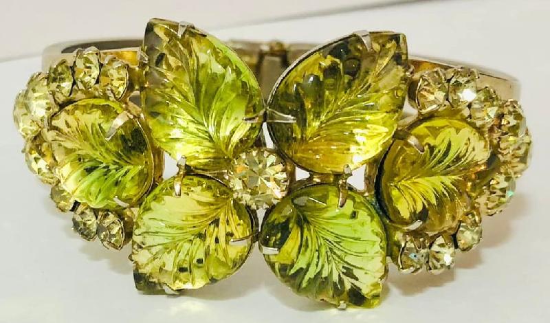 Front view of Green Leaf Molded/Cut Bracelet Clamper