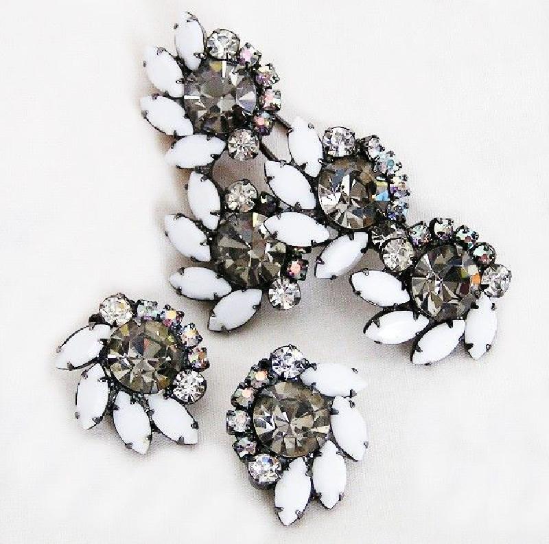 Front view of White (chalk Or Milk) Navettes Earrings Clip