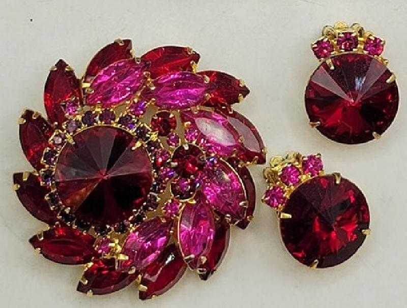 Front view of Pink Navettes Rivoli/Margarita Brooch