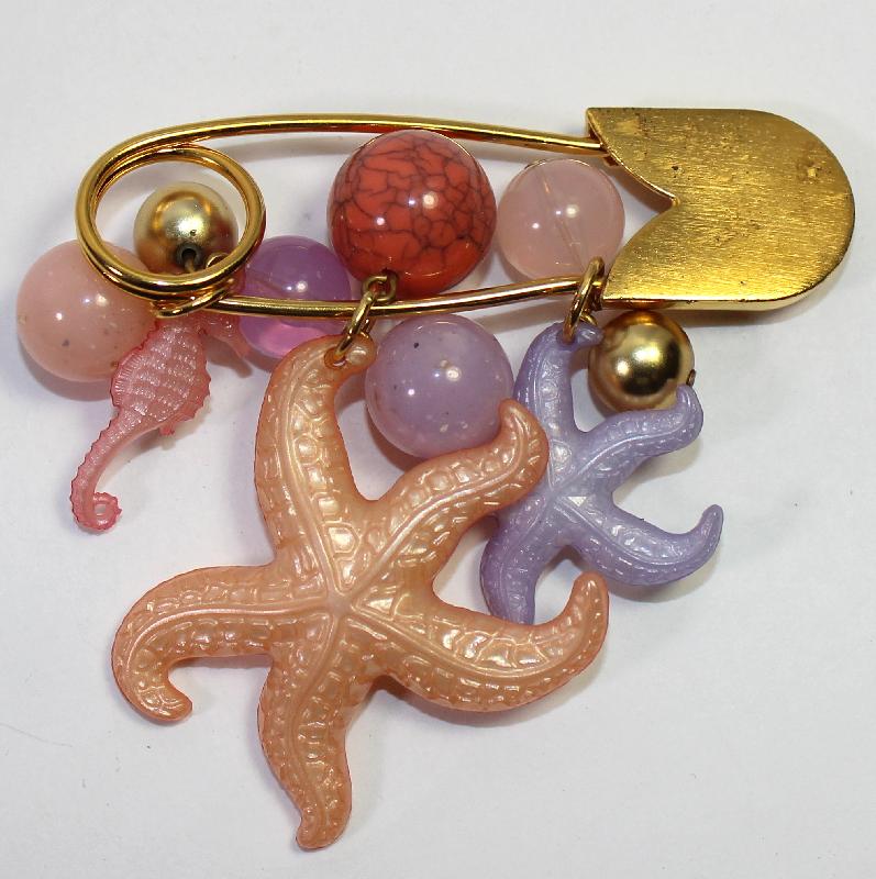 Front view of Pastel Brooch