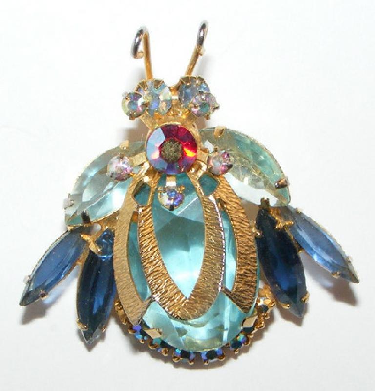 Front view of Blue Oval Brooch