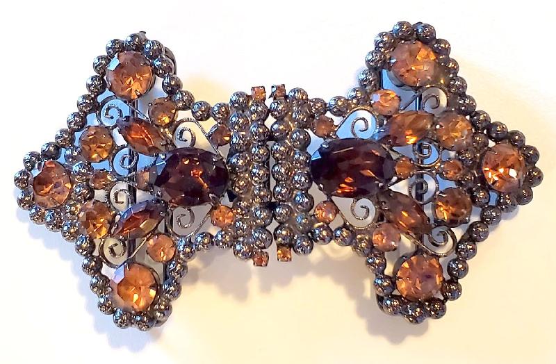 Front view of Topaz Oval Belt Buckle