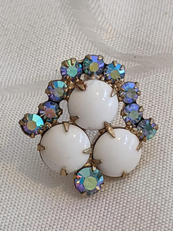 Front view of White (chalk Or Milk) Cabochons Earrings Clip