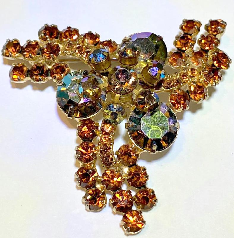 Front view of Topaz Chatons Only Brooch