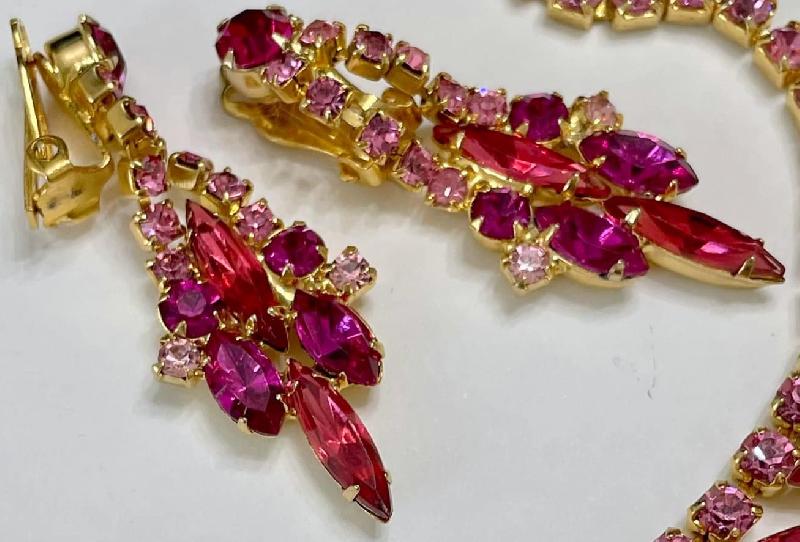 Front view of Pink Navettes Earrings Clip