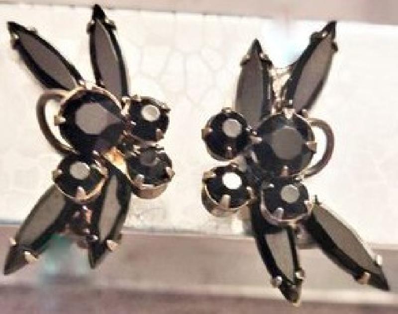 Front view of Black (jet) Navettes Earrings Clip