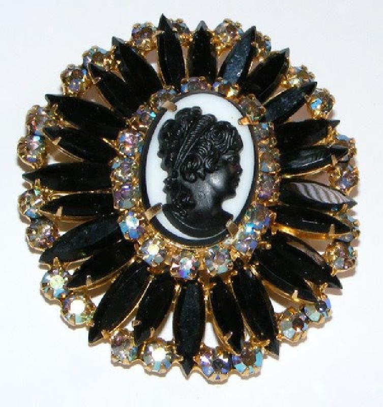 Front view of Black (jet) Navettes Pin Pendant