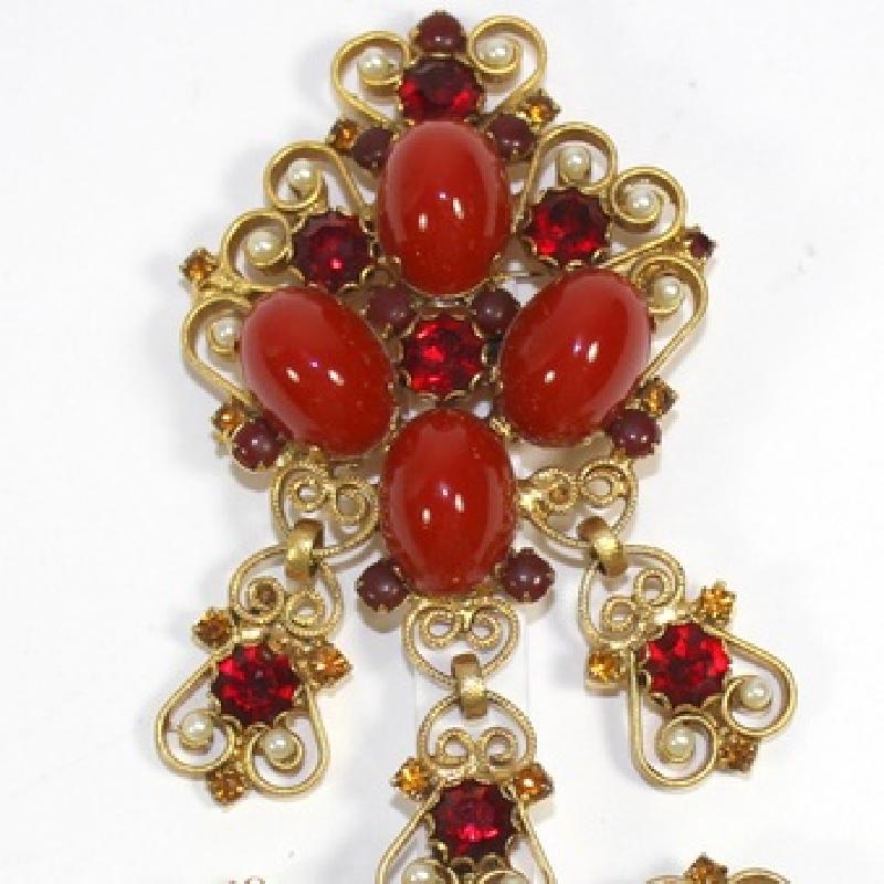 Front view of Red Cabochons Pearl Brooch