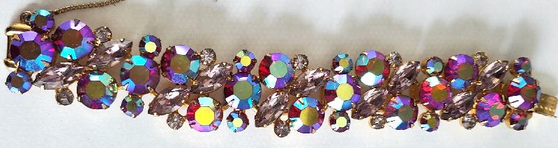 Front view of Purple (cardinal) Navettes Bracelet 5 Link