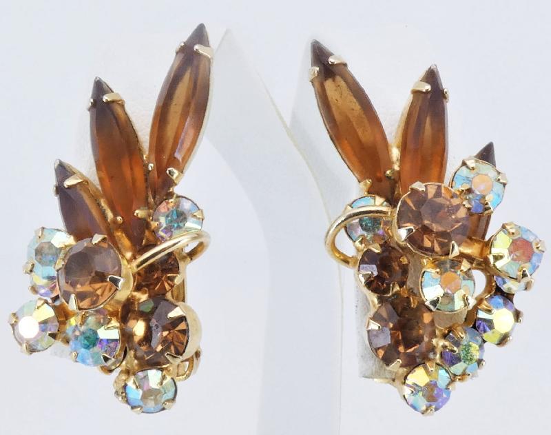 Front view of Topaz Navettes Earrings Clip