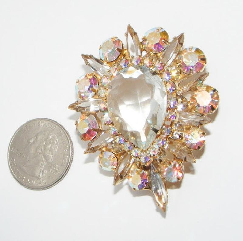 Front view of Clear Pear Pin Pendant