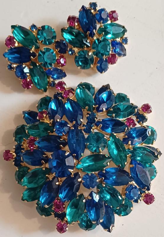 Front view of Blue Navettes Earrings Clip