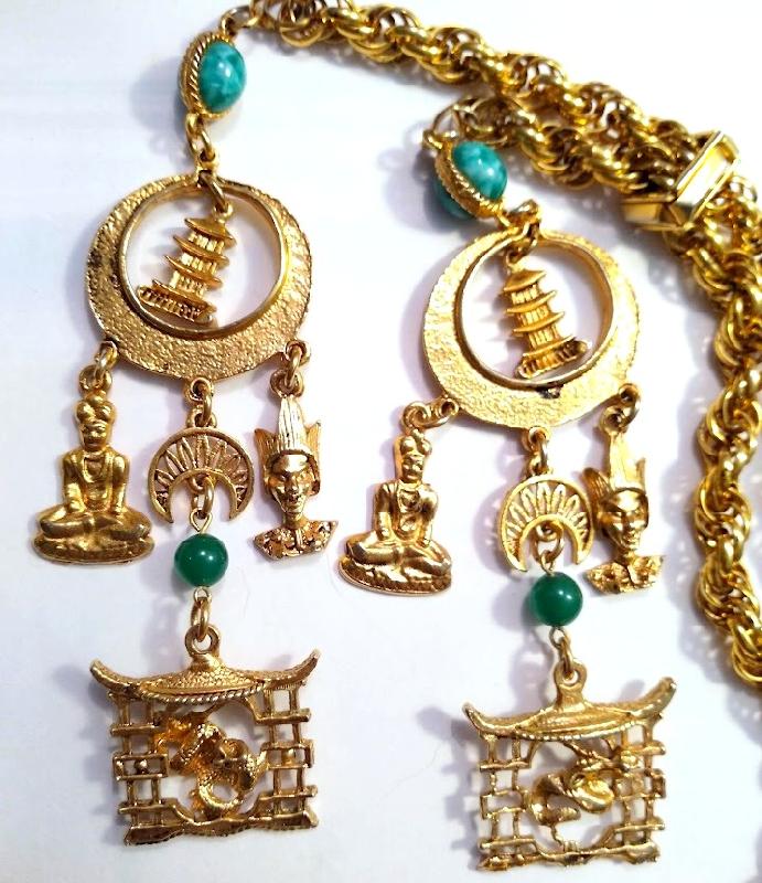 Front view of Green Cabochons Spotted Necklace