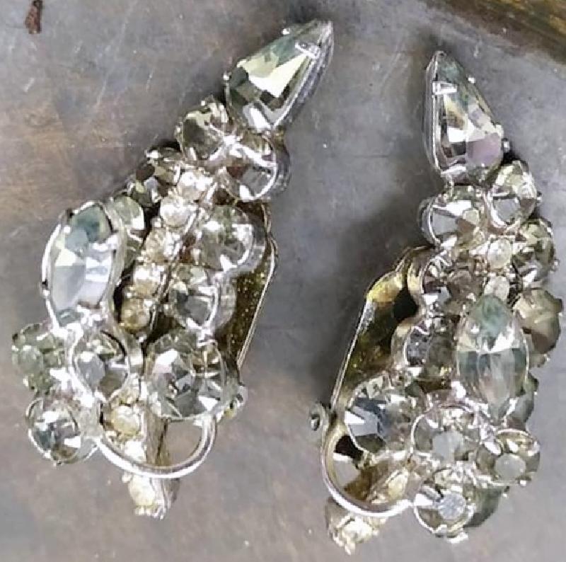 Front view of Gray (black Diamond) Pear Earrings Clip