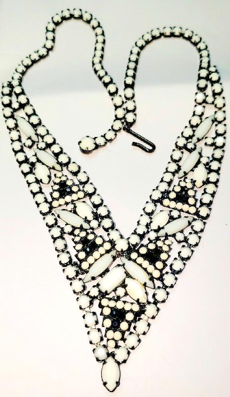 Front view of White (chalk Or Milk) Baguettes Necklace