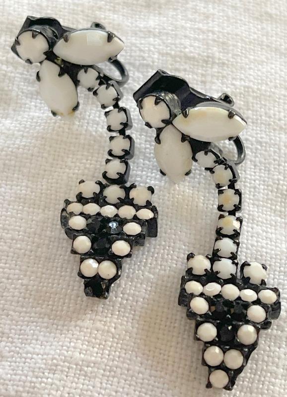 Front view of White (chalk Or Milk) Navettes Earrings Clip
