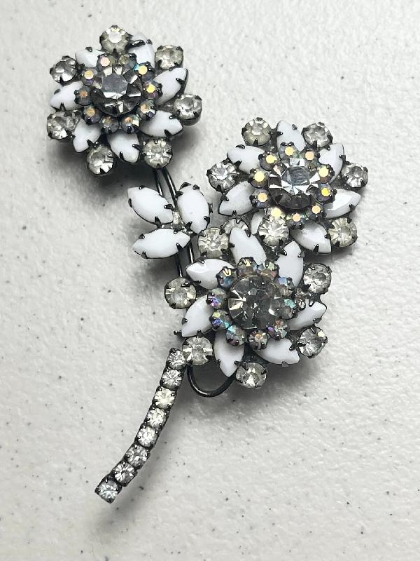 Front view of White (chalk Or Milk) Navettes Brooch