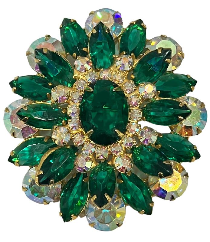 Front view of Green Oval Brooch