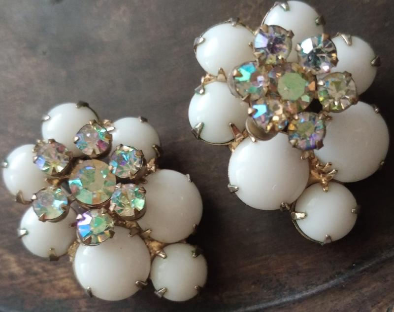 Front view of White (chalk Or Milk) Cabochons Earrings Clip